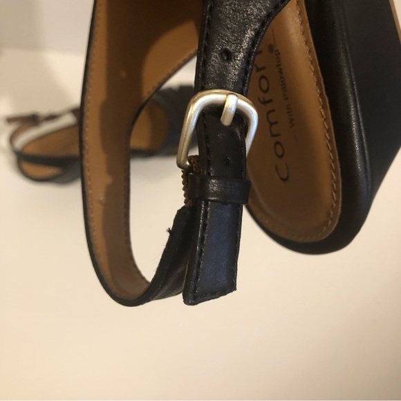 Comfortiva Black Wedge Strap Sandal NWOT - Picture 10 of 14